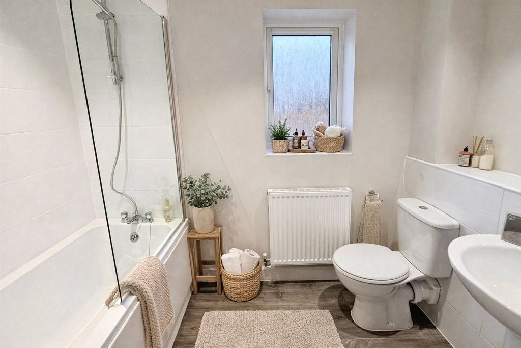 Property photo 3 of 15 Bathroom Cgi