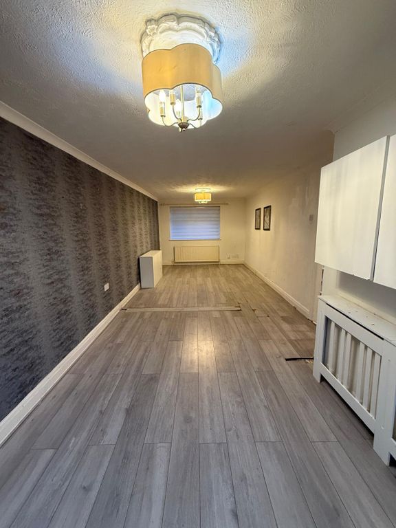 Property photo 2 of 17 Gallery