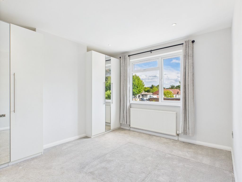 Property photo 3 of 16 4367182