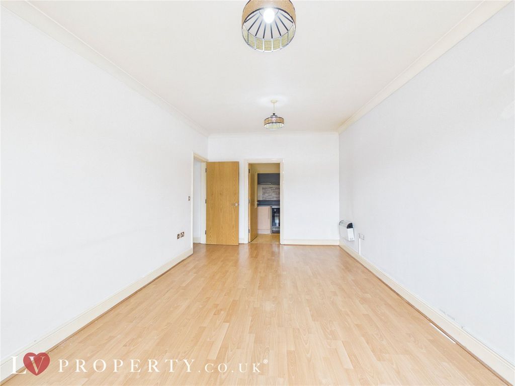 Property photo 1 of 6 Picture No. 11