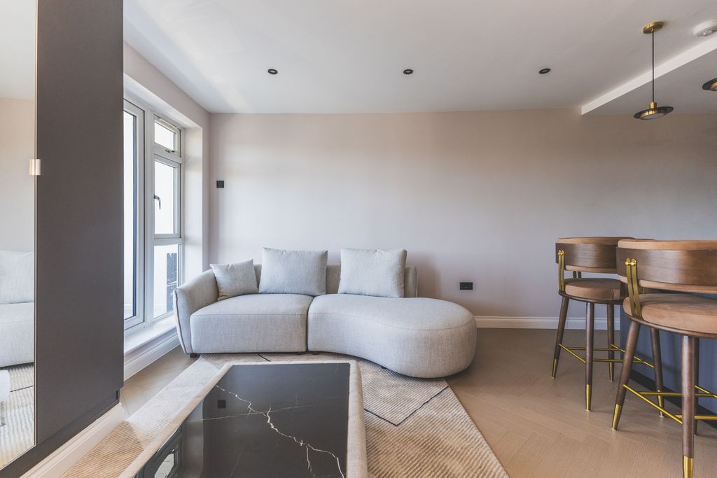 Property photo 3 of 10 6C9A5655