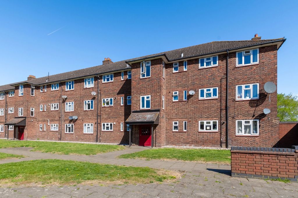 Property photo 2 of 20