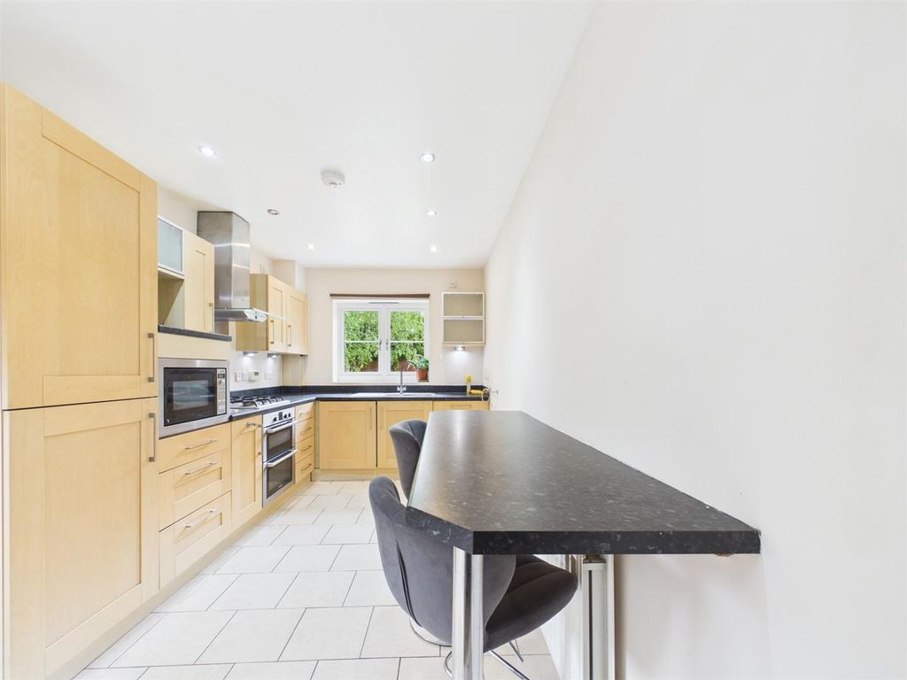 Property photo 3 of 14 Cam02435G0-Pr0297-Still004.Jpg