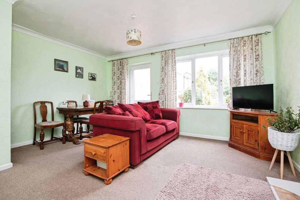 Property photo 2 of 16 Photo