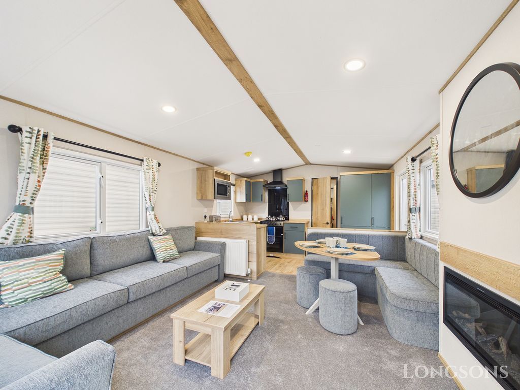 Property photo 3 of 17 Cam02173G0 Pr0347 Still019