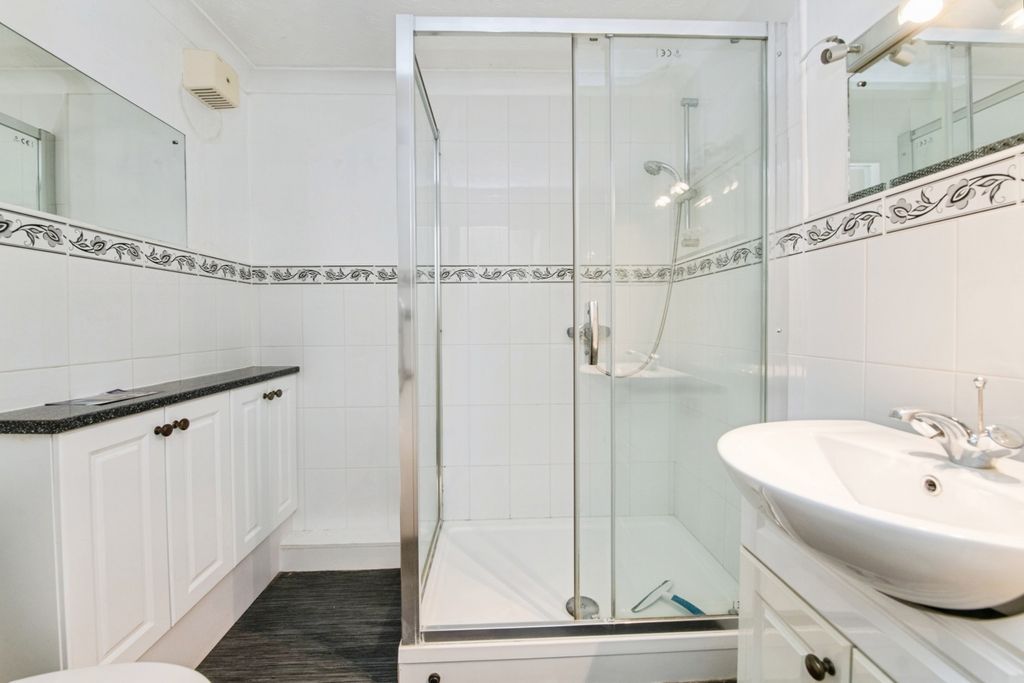 Property photo 2 of 17 Photo