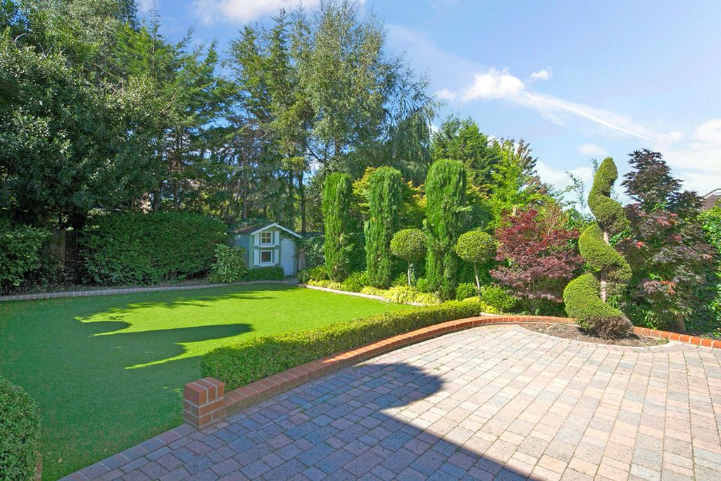 Property photo 2 of 24