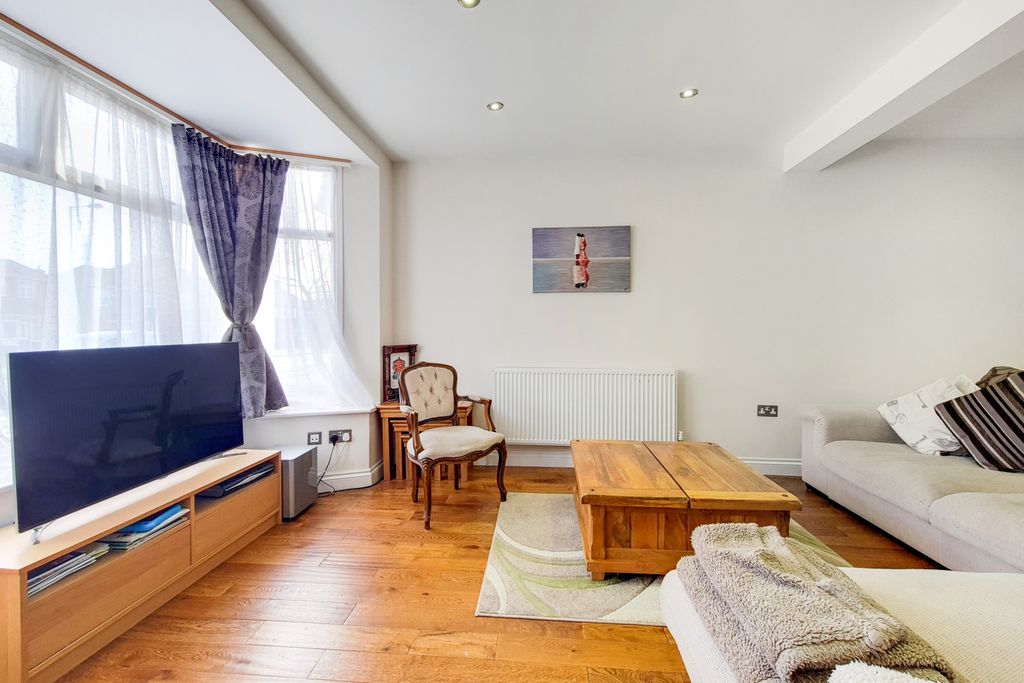 Property photo 3 of 20