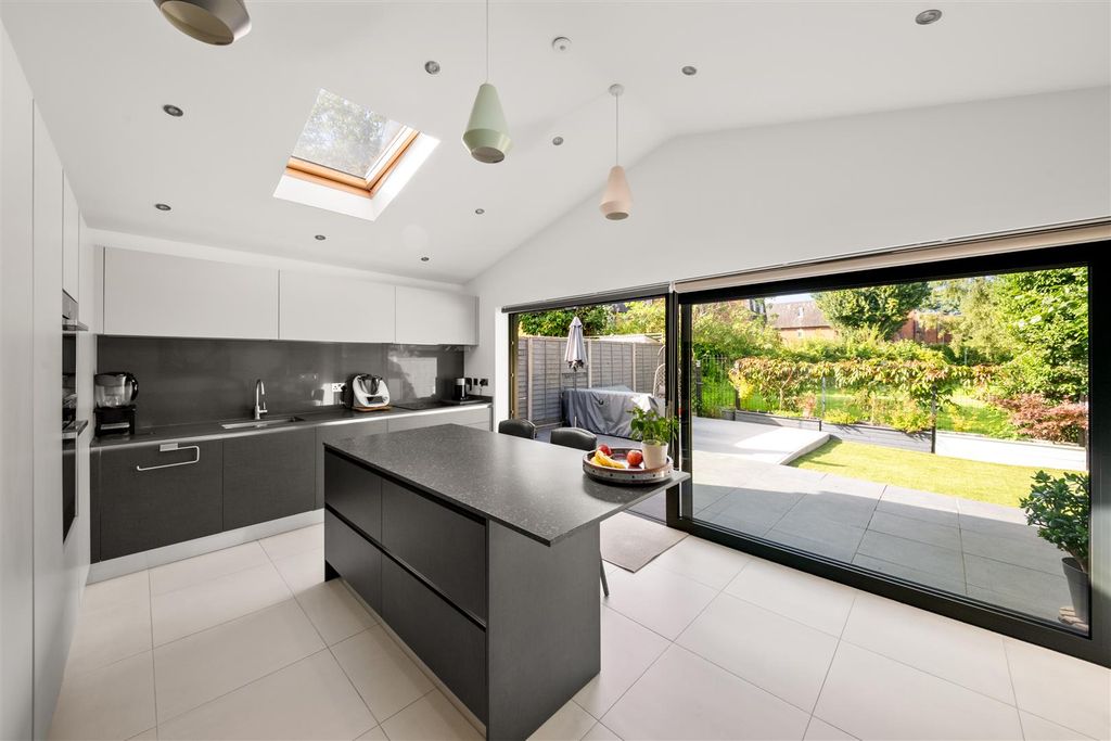 Property photo 1 of 22