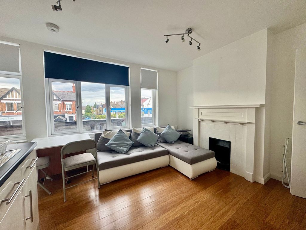 Property photo 2 of 5