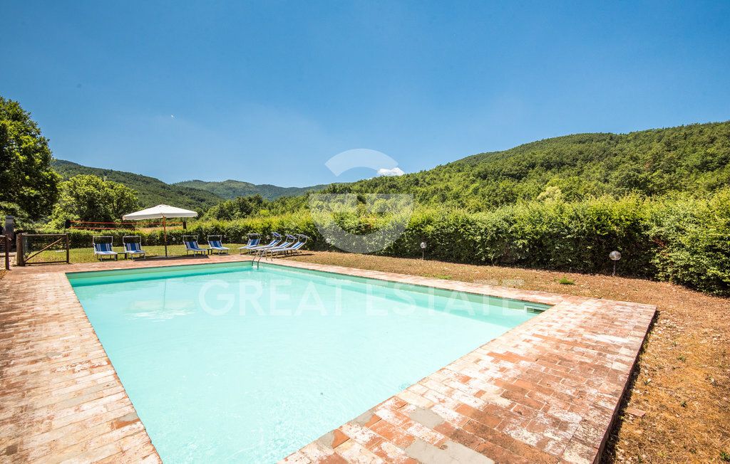 Property photo 3 of 33
