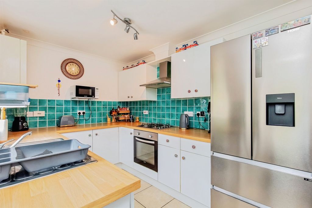 Property photo 3 of 19