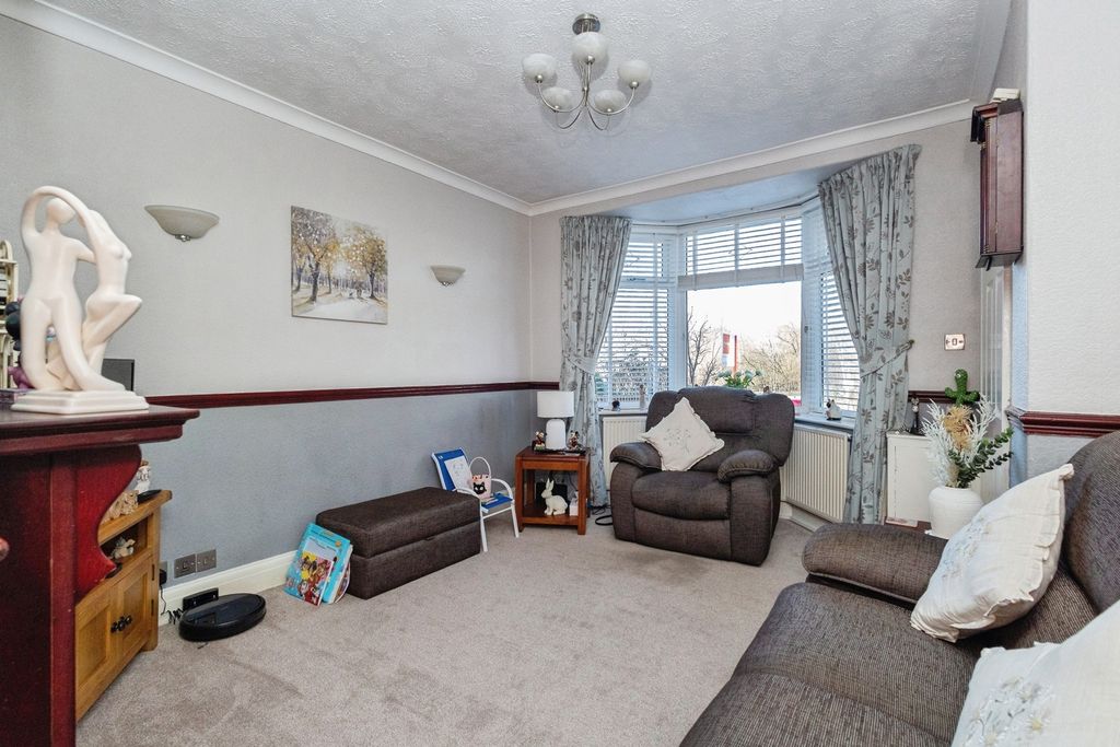 Property photo 2 of 20 Pbox-Img.Jpg