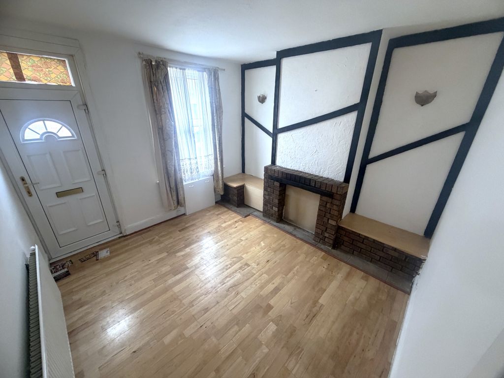 Property photo 3 of 12