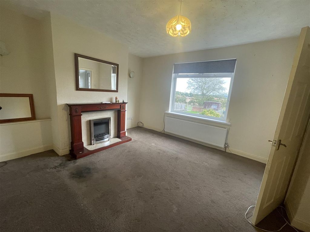 Property photo 3 of 12 9 East 6.Jpg