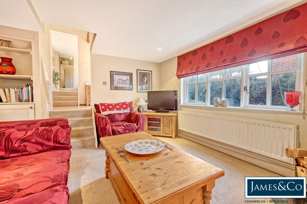 Property photo 3 of 17 13Theclosef
