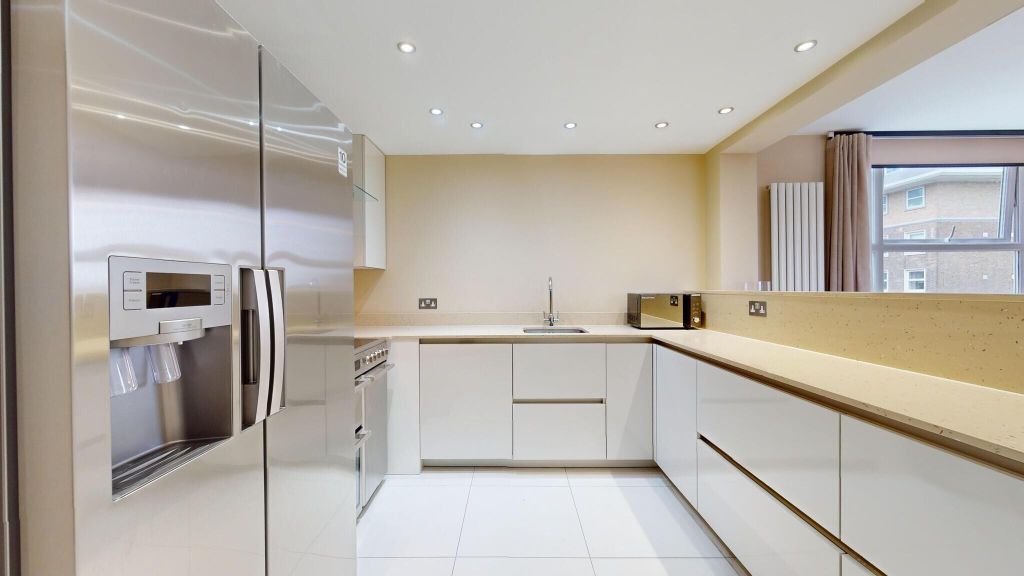 Property photo 2 of 29 Kitchen