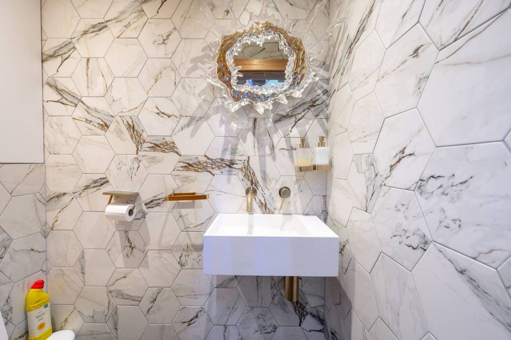 Property photo 3 of 36