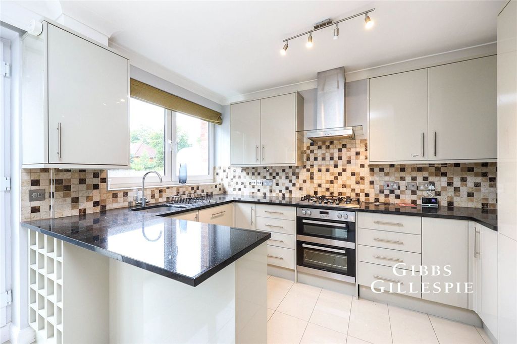 Property photo 1 of 16 Picture No. 06