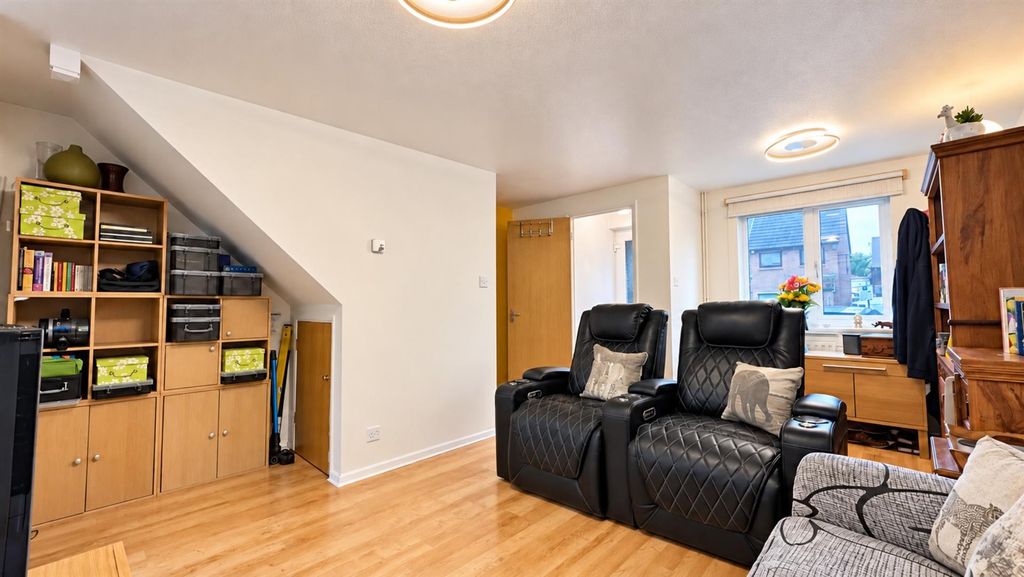 Property photo 2 of 14 Jasper Road, Newham House For Sale By Barrain Lond