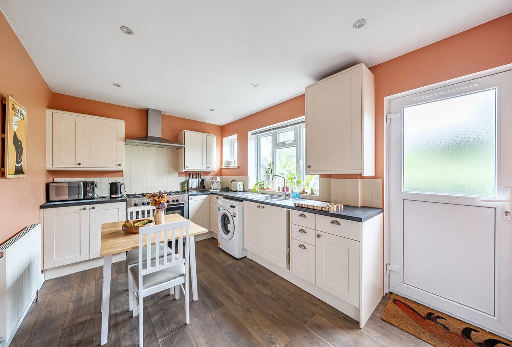 Property photo 3 of 15 1324871-12-68823F...