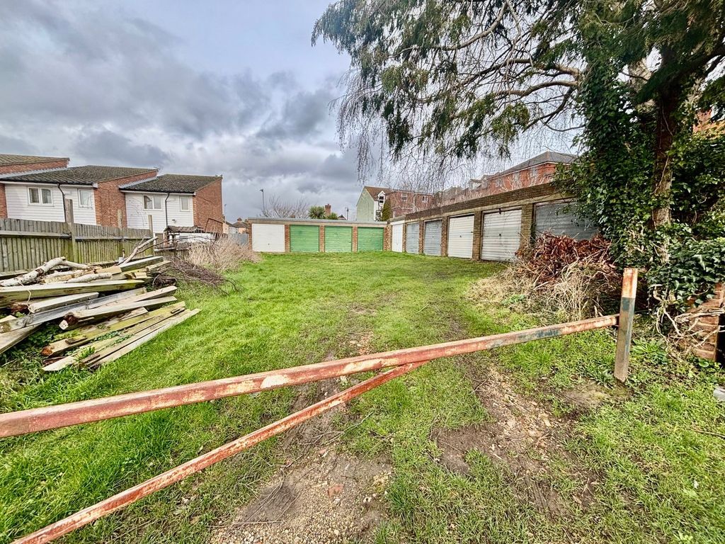 Property photo 2 of 5