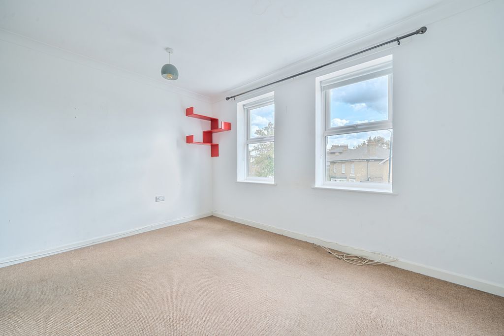 Property photo 2 of 13 1305292-7-684845A...