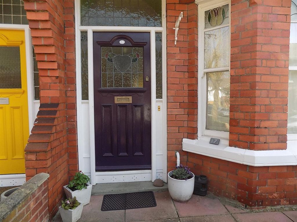 Property photo 3 of 27