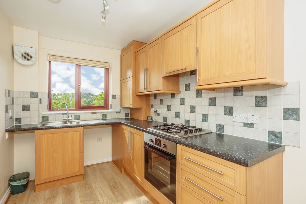 Property photo 3 of 27 Kitchen