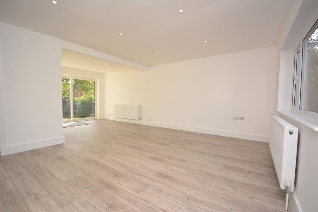 Property photo 2 of 8 Reception