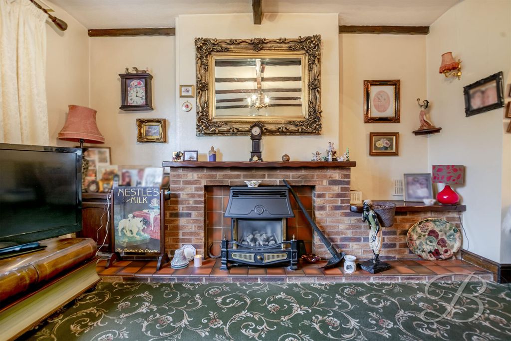 Property photo 3 of 33 Living Room