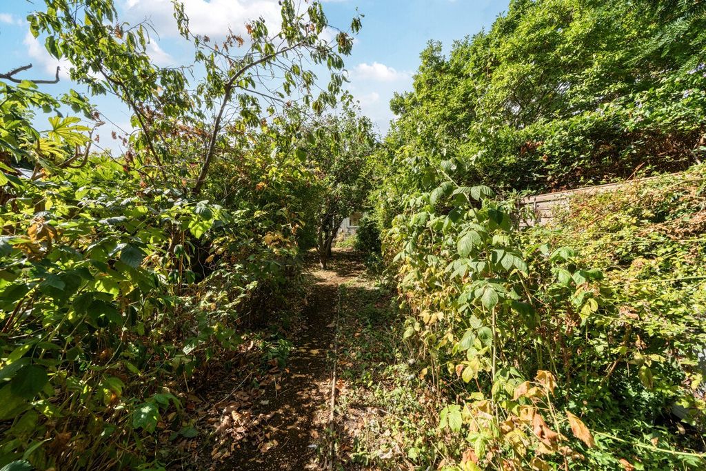Property photo 2 of 11 Picture No. 04