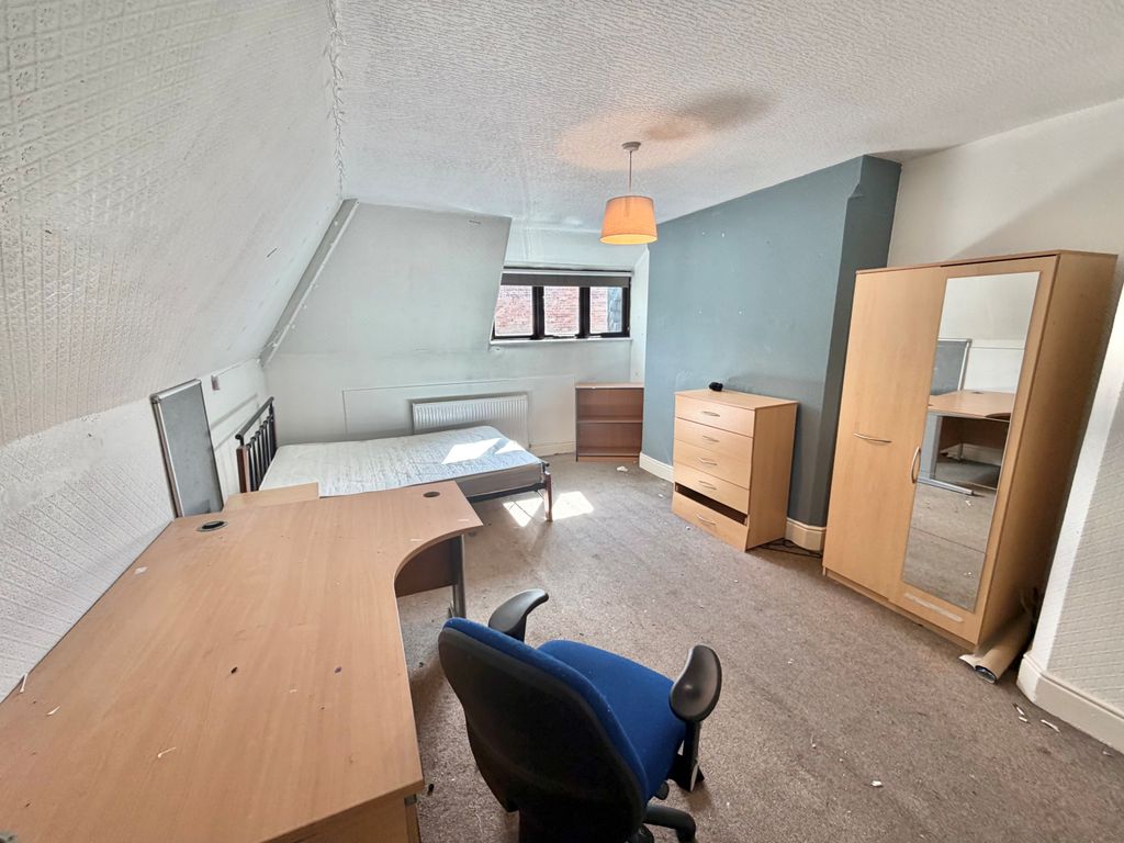 Property photo 1 of 13 Image