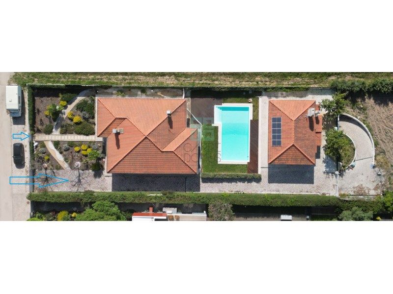 Property photo 3 of 53