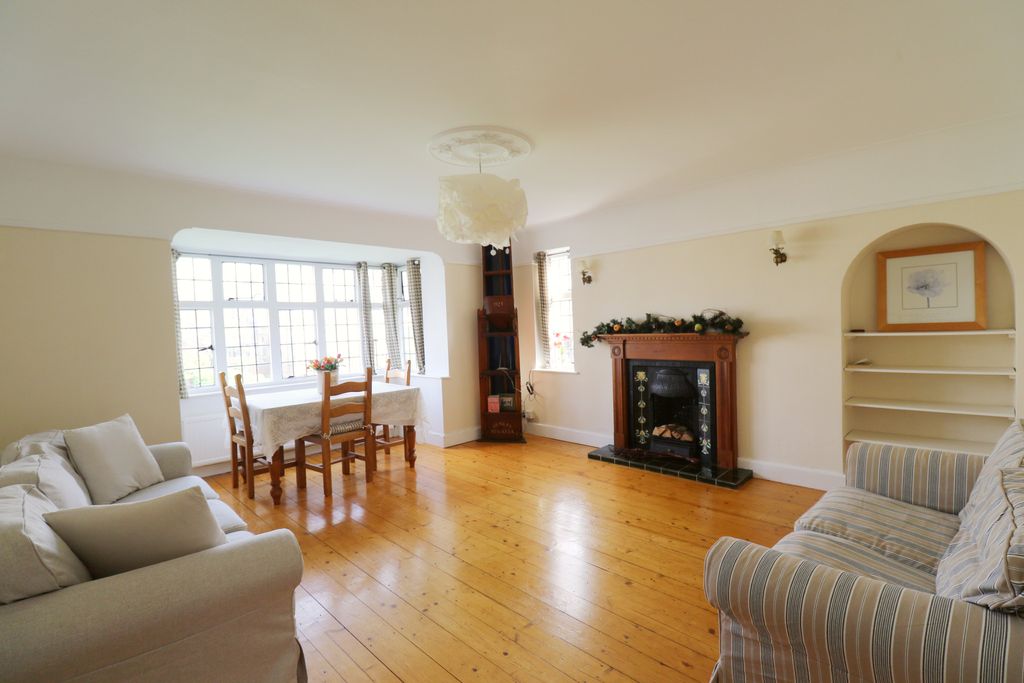 Property photo 3 of 15