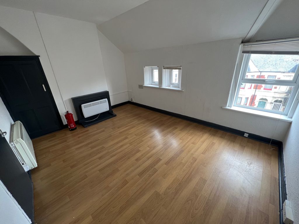 Property photo 2 of 4 Bedroom 1