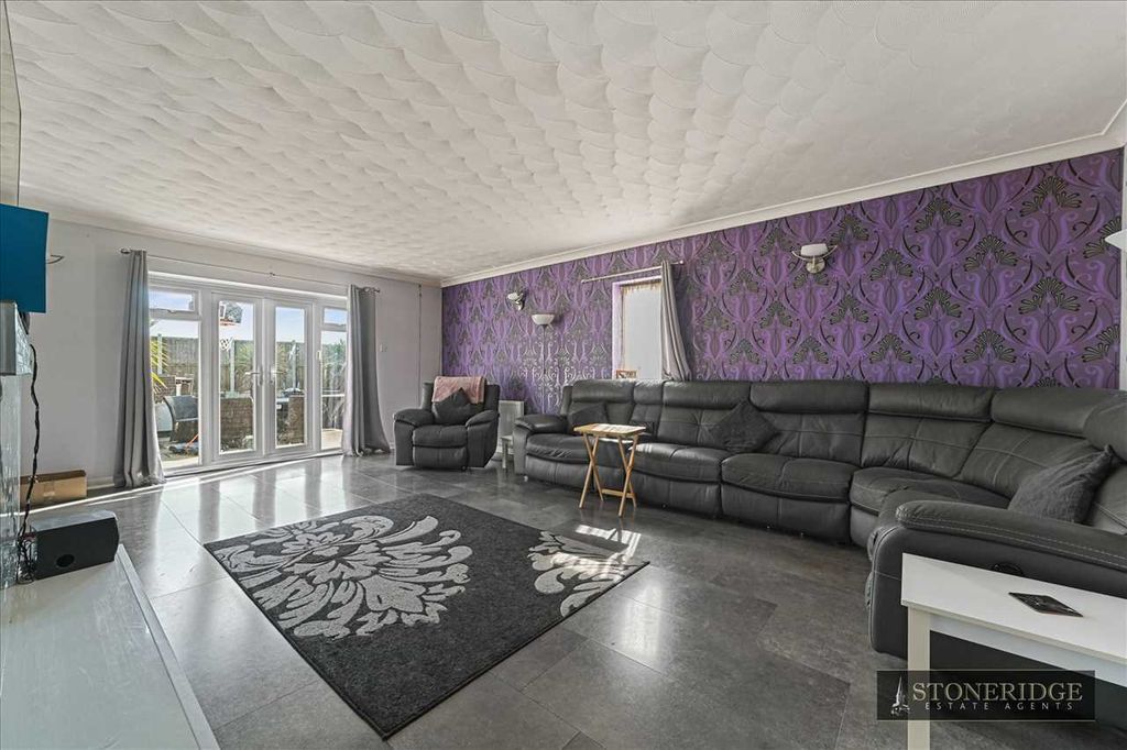 Property photo 3 of 24