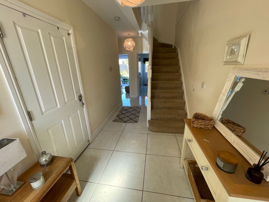 Property photo 2 of 25 Hallway