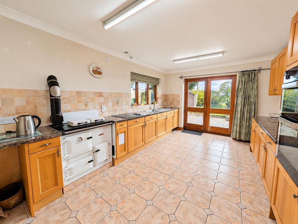 Property photo 3 of 24 16.Png