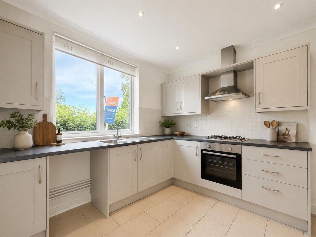 Property photo 3 of 11 Kitchen.Png