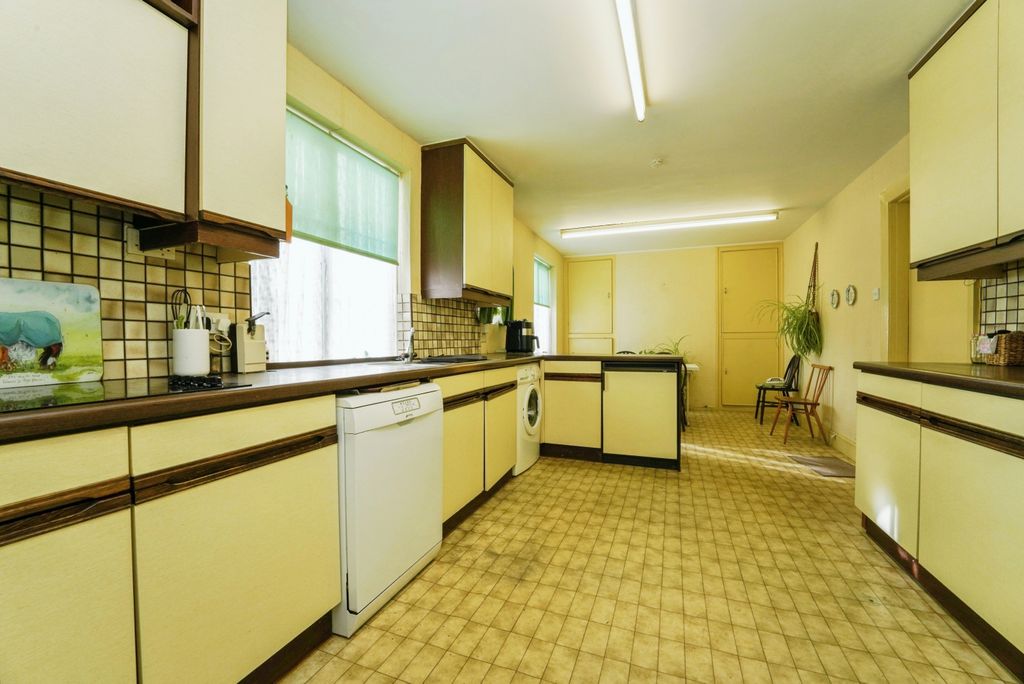 Additional image 4 of 6 bed detached house for saleOwletts End, Evesham, Worcestershire WR11
