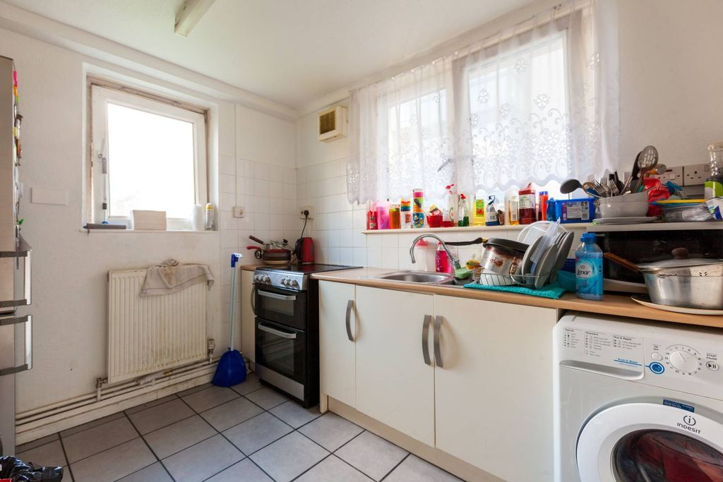 Property photo 2 of 5