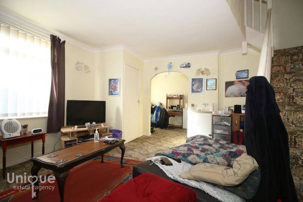 Property photo 3 of 7