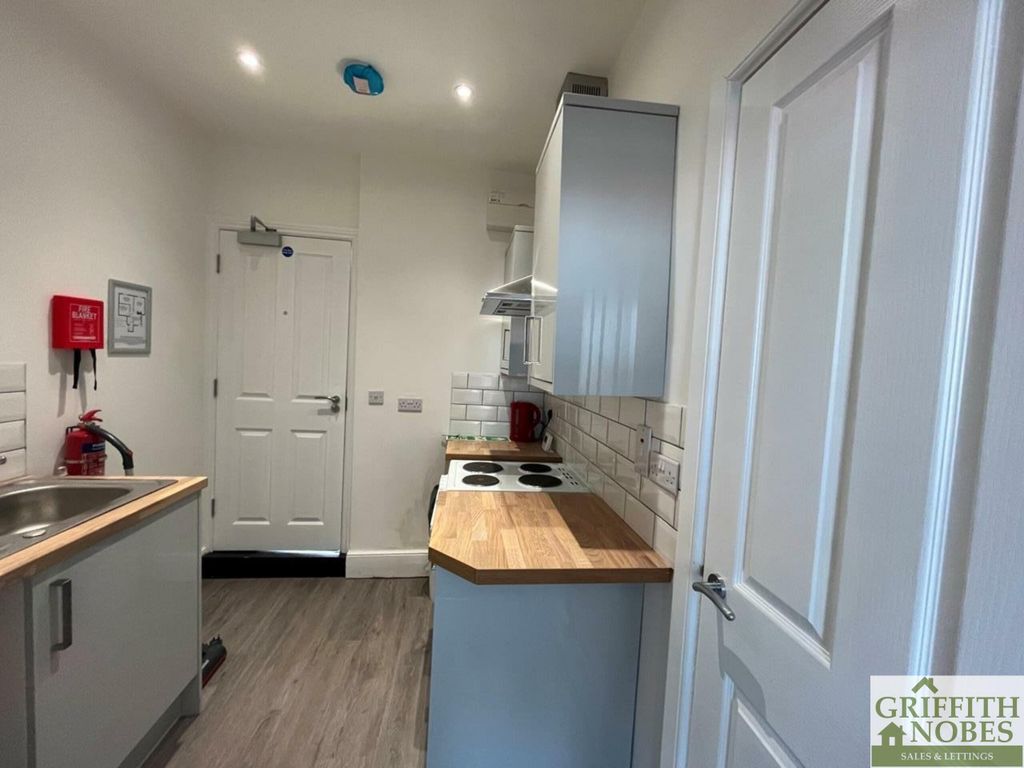 Property photo 3 of 13 Kitchen