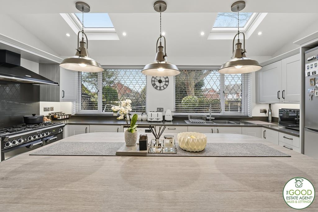 Property photo 2 of 38