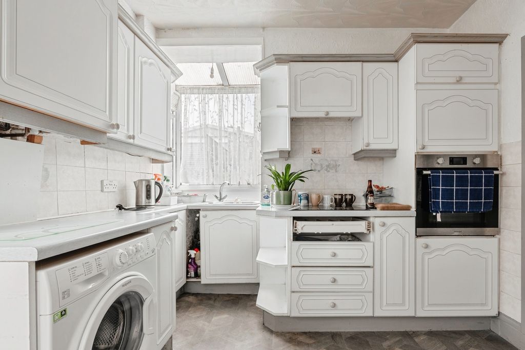 Property photo 3 of 19 Pbox-Img.Jpg