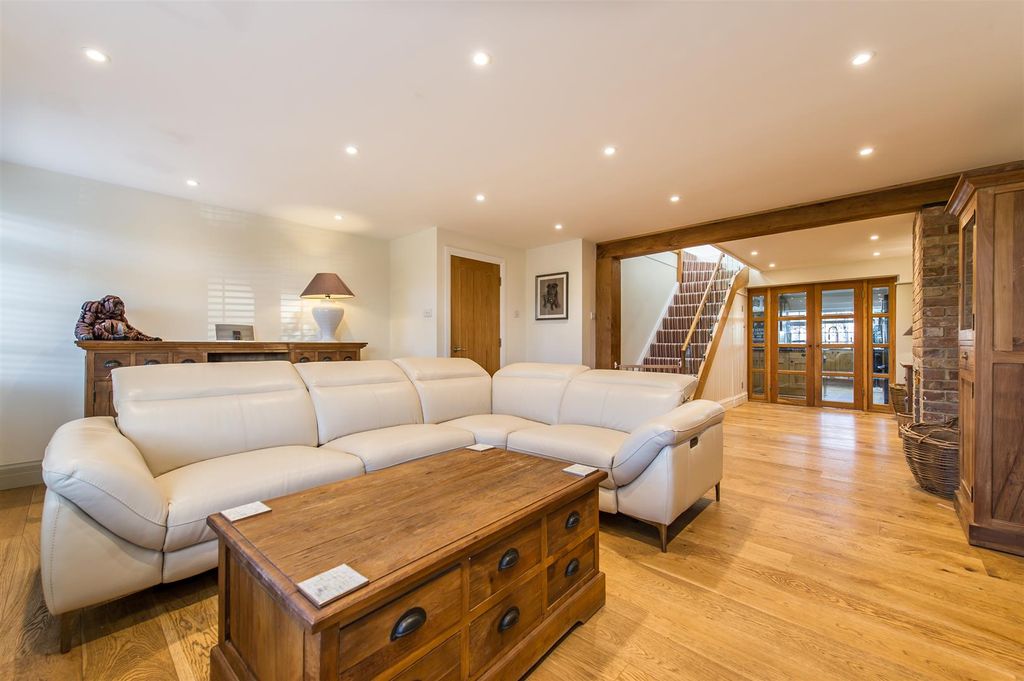 Property photo 3 of 27 3Kelcherslane-03.Jpg