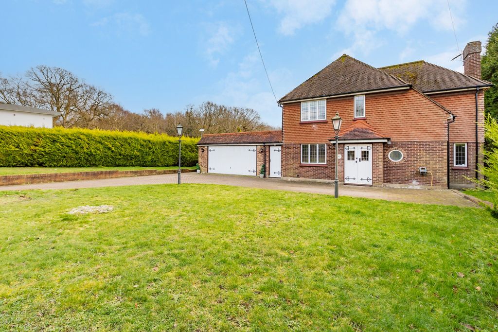 Property photo 3 of 20 3834384