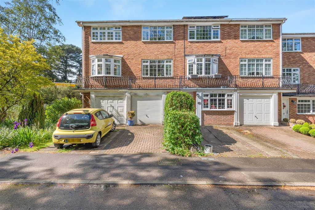 Property photo 1 of 10 8690370-Exterior01.Jpg
