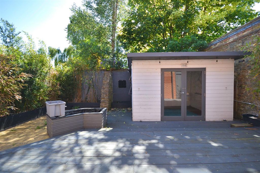 Property photo 3 of 35 60.Png